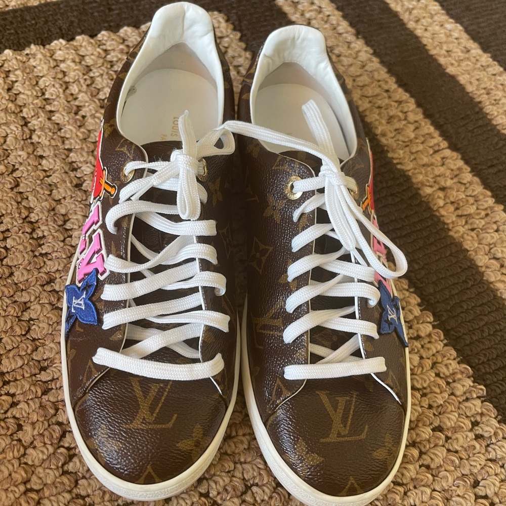 LOUIS VUITTON
Calfskin Monogram LV Black Heart